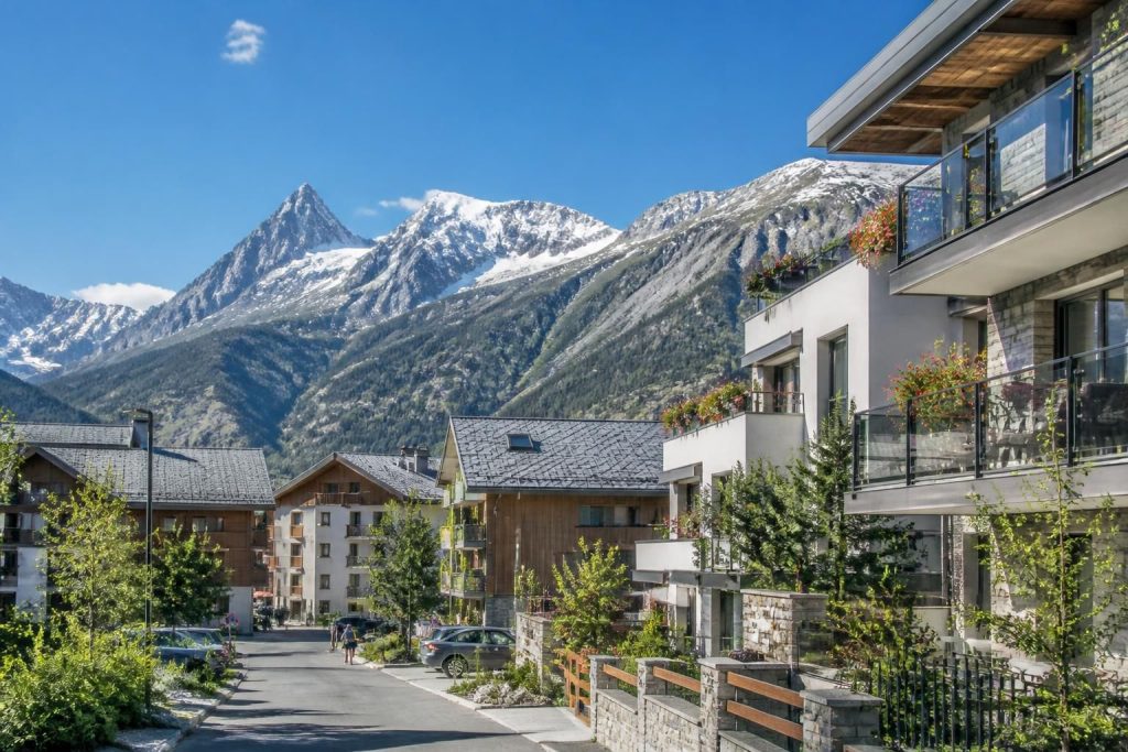 découvrez les meilleures offres d'appartements à vendre à serre chevalier, incluant villeneuve, chantemerle et la salle. trouvez votre logement idéal pour profiter des montagnes et des pistes de ski.